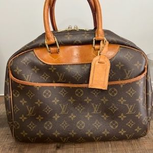 LOUIS VUITTON BAG